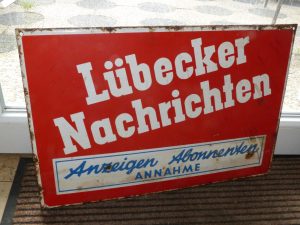 Emaille Lübecker Nachrichten Werbeschild um 1950